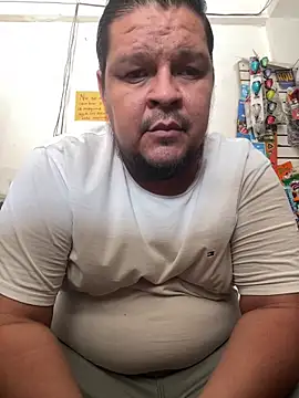Snapshot of fercho25rv chatting on May 30, 9:23 pm fercho25rv online show from May 30, 9:23 pm