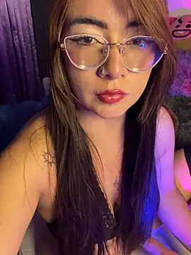 arilynn  online show from June 14, 4:58 am