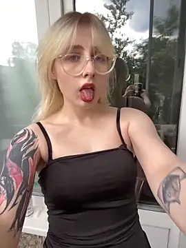xp blondie online show from June 16, 1:14 pm