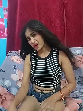 Naughty Kiara  online show from June 26, 4:39 am