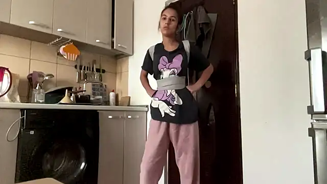 Snapshot of SindyKay chatting on July 2, 5:13 am SindyKay online show from July 2, 5:13 am