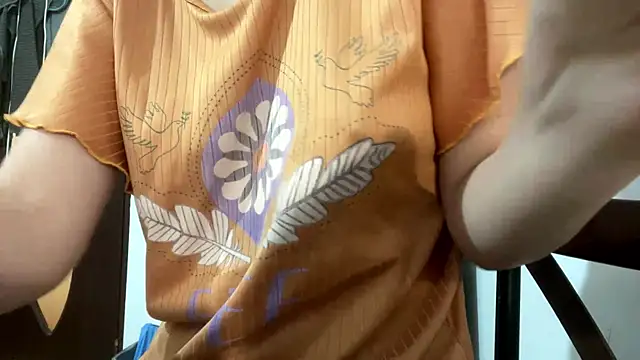 Snapshot of SindyKay chatting on July 13, 5:43 am SindyKay online show from July 13, 5:43 am