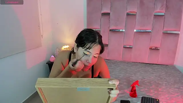 Snapshot of opal_dark2 chatting on June 17, 7:15 pm opal dark2 online show from June 17, 7:15 pm