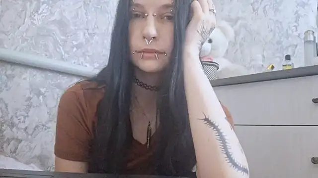 Snapshot of KrissyHiott chatting on June 21, 4:26 am KrissyHiott online show from June 21, 4:26 am