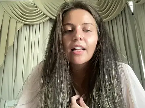 Snapshot of Peaches0777 chatting on May 31, 2:46 pm Peaches0777 online show from May 31, 2:46 pm