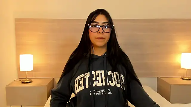 Snapshot of Maya_Parker chatting on June 3, 5:18 pm Maya Parker online show from June 3, 5:18 pm