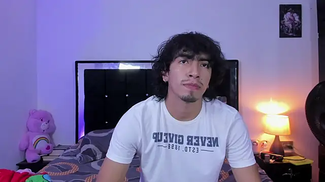 Shy Mateo online show from June 18, 11:53 pm
