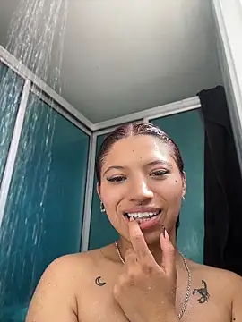 Snapshot of Tokiio_petiit chatting on June 2, 7:38 pm Tokiio petiit online show from June 2, 7:38 pm