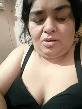 Snapshot of simranjeet_kaur69 chatting on June 1, 7:37 pm simranjeet kaur69 online show from June 1, 7:37 pm