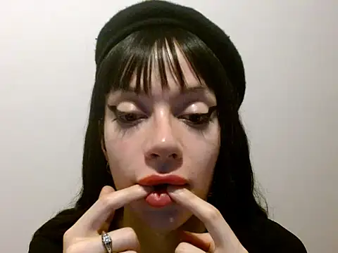 Snapshot of ZantWich chatting on June 10, 7:46 pm ZantWich online show from June 10, 7:46 pm