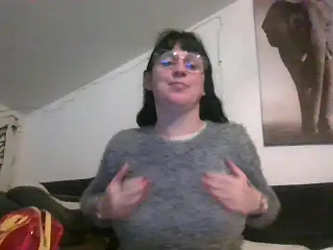 Snapshot of sexujuly88 chatting on December 8, 10:03 pm sexujuly88 online show from December 8, 10:03 pm