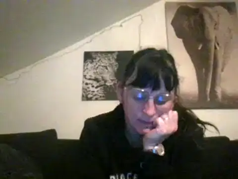 Snapshot of sexujuly88 chatting on December 12, 10:20 pm sexujuly88 online show from December 12, 10:20 pm