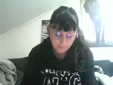 Snapshot of sexujuly88 chatting on December 13, 8:20 am sexujuly88 online show from December 13, 8:20 am