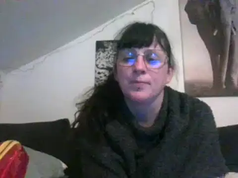 Snapshot of sexujuly88 chatting on December 15, 10:15 pm sexujuly88 online show from December 15, 10:15 pm