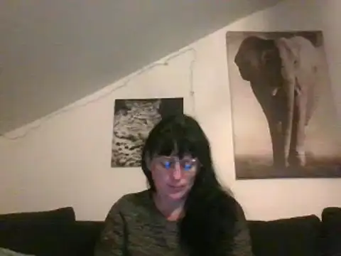 Snapshot of sexujuly88 chatting on December 19, 10:21 pm sexujuly88 online show from December 19, 10:21 pm