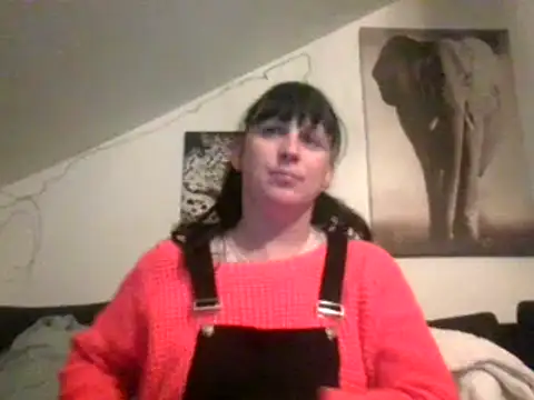 Snapshot of sexujuly88 chatting on January 3, 10:19 pm sexujuly88 online show from January 3, 10:19 pm