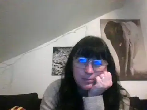 Snapshot of sexujuly88 chatting on January 14, 10:23 pm sexujuly88 online show from January 14, 10:23 pm