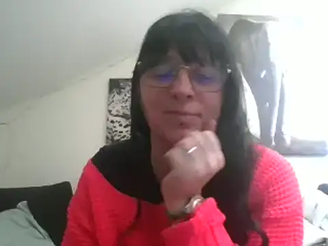 Snapshot of sexujuly88 chatting on February 7, 9:47 am sexujuly88 online show from February 7, 9:47 am