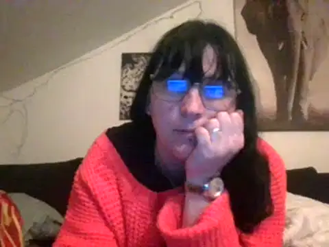 Snapshot of sexujuly88 chatting on February 7, 10:41 pm sexujuly88 online show from February 7, 10:41 pm