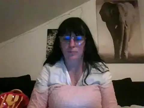 Snapshot of sexujuly88 chatting on March 2, 9:54 pm sexujuly88 online show from March 2, 9:54 pm