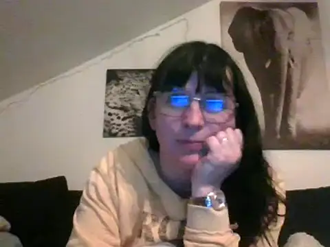 Snapshot of sexujuly88 chatting on March 3, 10:10 pm sexujuly88 online show from March 3, 10:10 pm