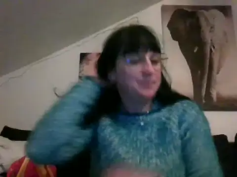 Snapshot of sexujuly88 chatting on March 17, 10:17 pm sexujuly88 online show from March 17, 10:17 pm