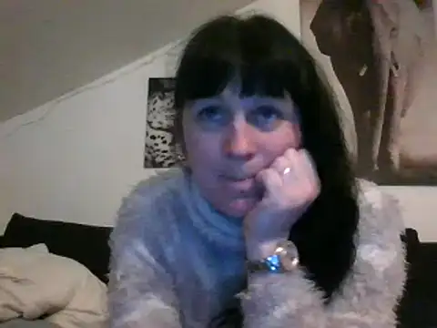Snapshot of sexujuly88 chatting on March 18, 10:15 pm sexujuly88 online show from March 18, 10:15 pm
