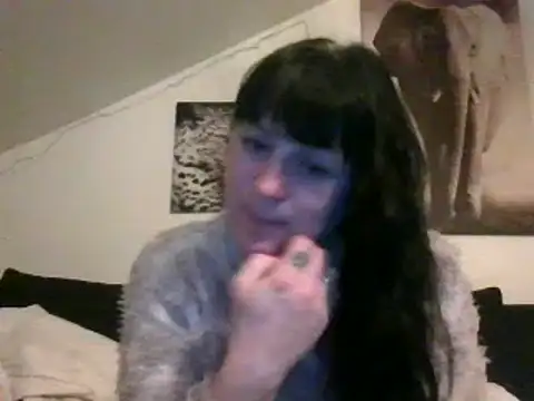 Snapshot of sexujuly88 chatting on March 20, 9:35 pm sexujuly88 online show from March 20, 9:35 pm