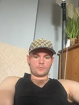 Snapshot of Ronnie153 chatting on August 5, 10:29 am Ronnie153 online show from August 5, 10:29 am