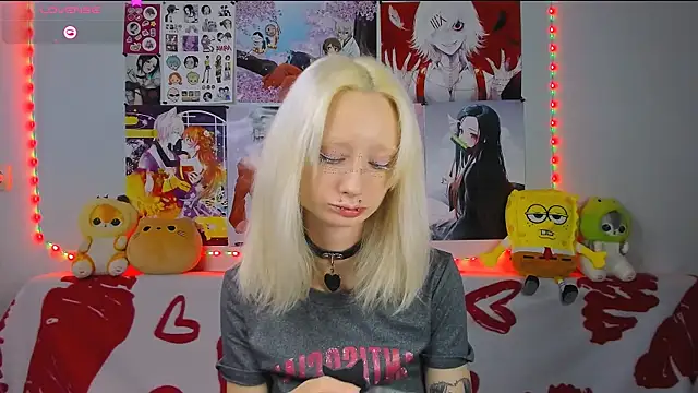 Katia Nabiee online show from June 18, 4:13 am