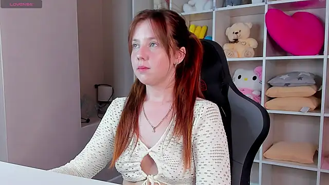 Snapshot of Violeta_Paul chatting on June 26, 9:03 am Violeta Paul online show from June 26, 9:03 am