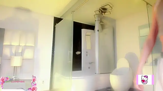 Snapshot of Lecsis_Lincy chatting on July 11, 11:24 am Lecsis Lincy online show from July 11, 11:24 am