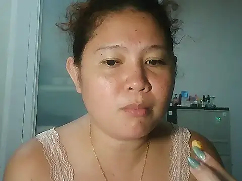 bitchychubby online show from July 17, 1:40 pm