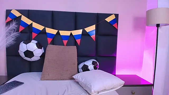 Snapshot of ValentinaVegaa chatting on June 11, 7:34 pm ValentinaVegaa online show from June 11, 7:34 pm