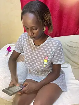 Snapshot of Beauty_Blacck chatting on June 17, 7:26 pm Beauty Blacck online show from June 17, 7:26 pm