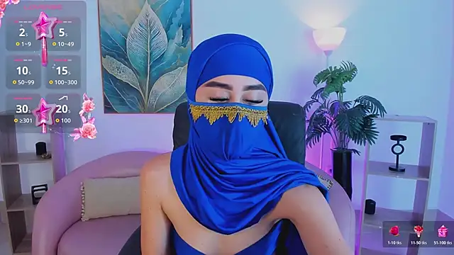 Snapshot of Alina_Malak chatting on June 19, 4:33 pm Alina Malak online show from June 19, 4:33 pm