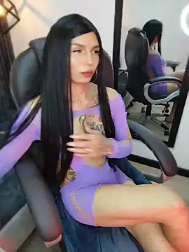 Snapshot of Yessica_Doll chatting on June 18, 12:31 pm Yessica Doll online show from June 18, 12:31 pm