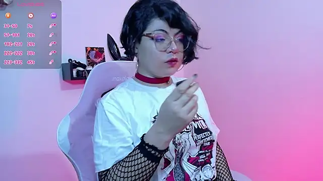 Snapshot of Meow_cat4 chatting on June 19, 11:47 am Meow cat4 online show from June 19, 11:47 am
