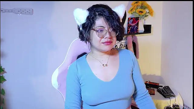 Snapshot of Meow_cat4 chatting on July 23, 6:06 pm Meow cat4 online show from July 23, 6:06 pm