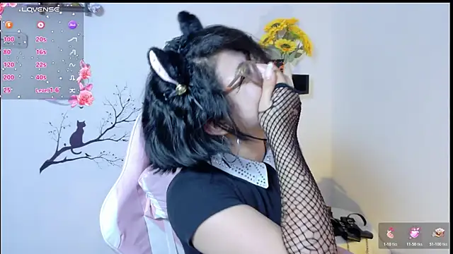 Snapshot of Meow_cat4 chatting on August 2, 7:23 pm Meow cat4 online show from August 2, 7:23 pm