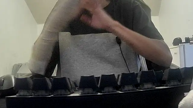 zigzog  online show from July 7, 1:30 am