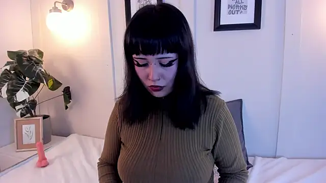 Snapshot of annyy_catt chatting on June 25, 5:12 am annyy catt online show from June 25, 5:12 am