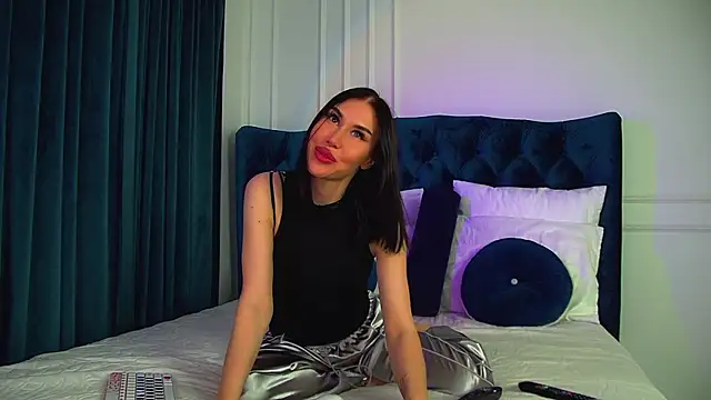 KaylaMous online show from July 17, 6:35 pm