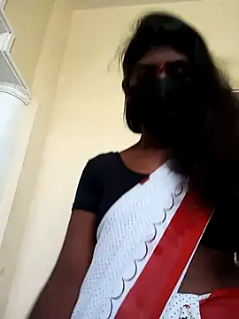 Snapshot of Keerthi_143 chatting on August 3, 4:11 am Keerthi 143 online show from August 3, 4:11 am
