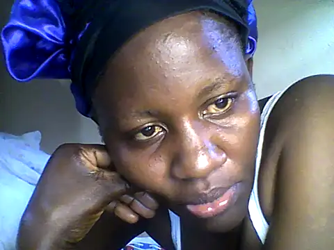 Snapshot of Angelbee_ chatting on June 17, 4:15 am Angelbee online show from June 17, 4:15 am