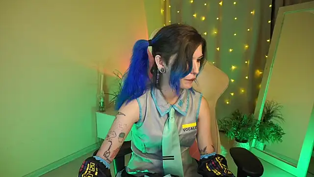 Snapshot of Lain_Root chatting on July 23, 5:38 am Lain Root online show from July 23, 5:38 am