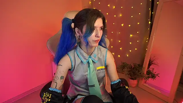 Snapshot of Lain_Root chatting on July 30, 5:06 am Lain Root online show from July 30, 5:06 am