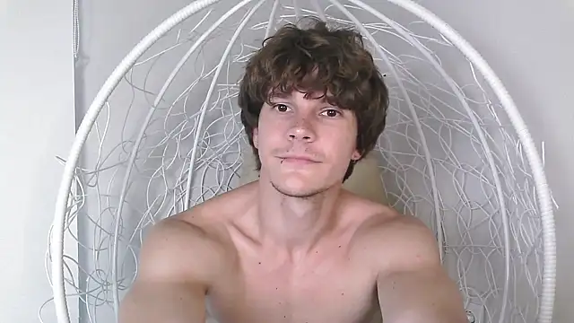 Snapshot of Eric_Crush chatting on July 20, 4:05 am Eric Crush online show from July 20, 4:05 am