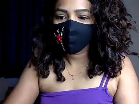 Snapshot of Nisha-moon chatting on June 26, 6:40 am Nisha-moon online show from June 26, 6:40 am