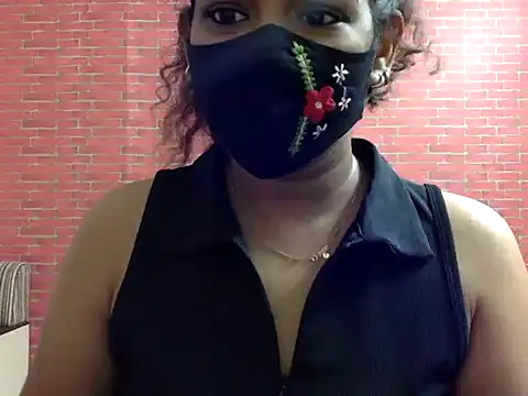 Snapshot of Nisha-moon chatting on July 19, 6:39 am Nisha-moon online show from July 19, 6:39 am